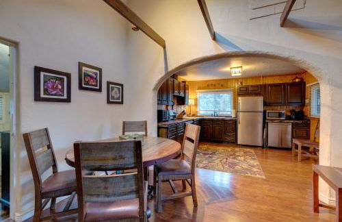 Rustic Log Cabin with Studio about 5 Mi to Pikes Peak! - Foto 6