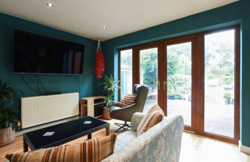 Air Maison - Large Family Home with Pool Table - Photo 9