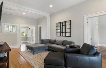 Experience comfort at Andrea Bluff Cottage, a 3-bedroom home in Harbor Springs. - Foto 3