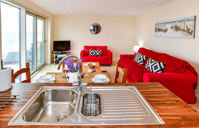 Meridian Quay Apartments - Photo 32