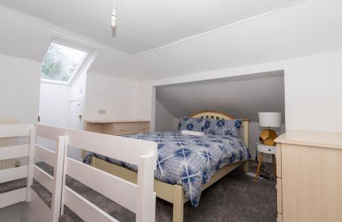 4 Bedrooms Homely House - Sleeps 6 Comfortably with 6 Double Beds,Glasgow, Free Street Parking, Business Travellers, Contractors, & Holiday-Goers, Near All Major Transport Links in Glasgow & City Centre, Perfect for Common Wealth Games 2026 - Foto 48