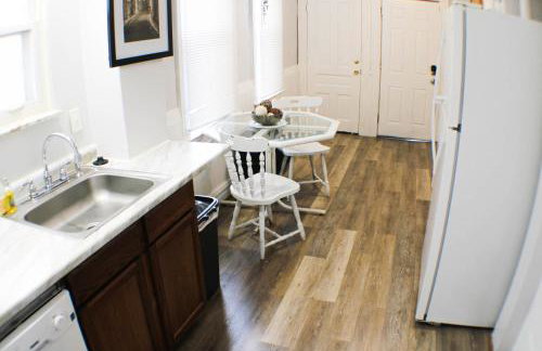 2 BR - Off Street Parking - Amazing View Nearby - Foto 10