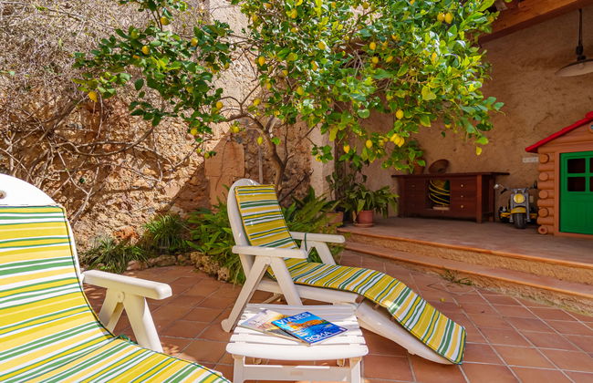 3 bedroom House in Petra with garden - Photo 23