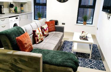 Luxurious 3 bed Ensuites & kitchenettes Nr LGI Hospital & Uni - Free 5G WIFI & Netflix Short Stays - Contractors Free Parking - Foto 1