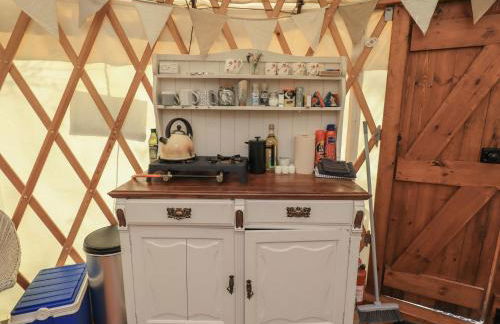 Yewberrie Yurt - Foto 6