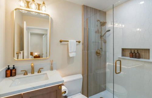 Urban Oasis - Just Remodeled - Photo 19