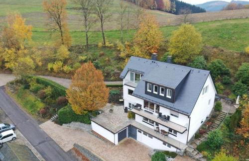 Auwers Haus komplett mit Panoramablick und Kamin - Foto 1