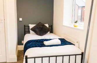 3 Bedroom Home Free Parking & WiFi Contractors Welcome! - Foto 74