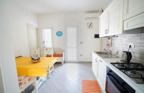 Sardinian Cottage, 150m from the sea, private Garden - Foto 13