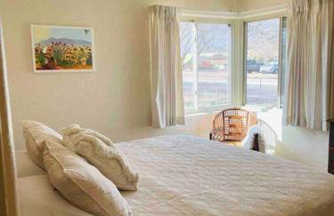 Vintage charm vacation home with modern comforts near Old Town - Foto 1