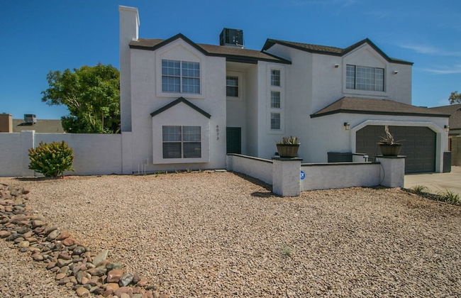 Upgraded 4-bdrm Beautiful Home W/pool! - Foto 45