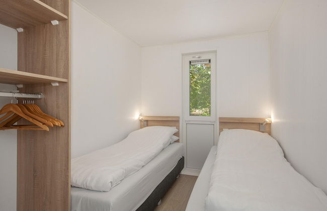 Modern Lodge With Dishwasher, Near Helmond - Photo 8