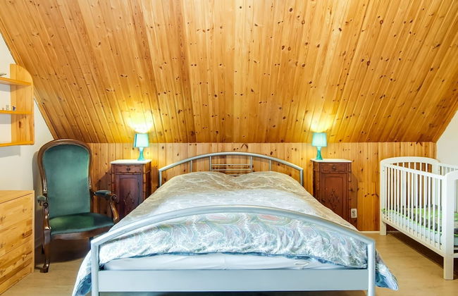 Tranquil Holiday Home With Private Garden - Photo 8