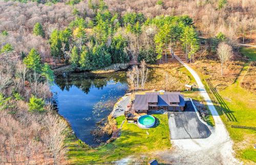 Chic Brandon Cabin with Pool, Hot Tub and Sauna! - Foto 28