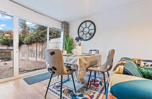 #99 Quirky and Stylish 3-Bedroom - Close to Drayton Manor Theme Park - Sleeps 6 - "Perfect for contractors and Families - Free parking" - Photo 17