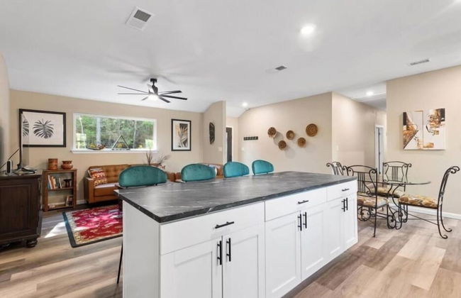 Modern Cabin in Pine Forest Near Austin - Foto 10