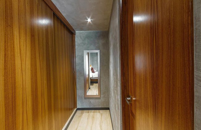 Spacious Apartment With Terrace and Rooftop Pool - Photo 27