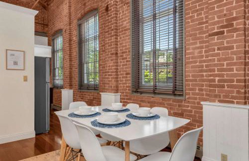 Jennifer's Historic Riverfront Loft Private Patio - Photo 7