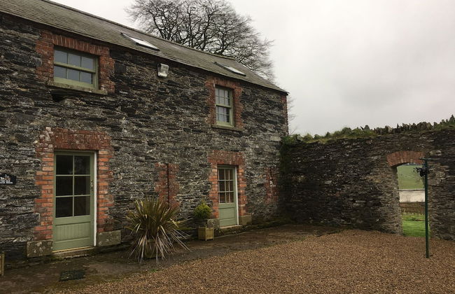 Period Coachhouse on organic farm - Photo 10