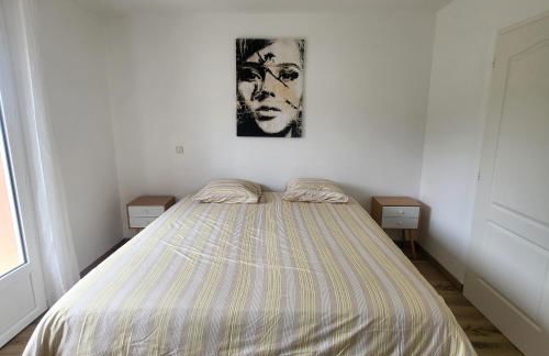 2025 Reno 2-Bed Escape w pool Min to GolfCources - Foto 31