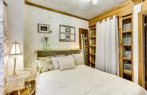 Walk to Downtown Eclectic Wisconsin Dells Home - Foto 13