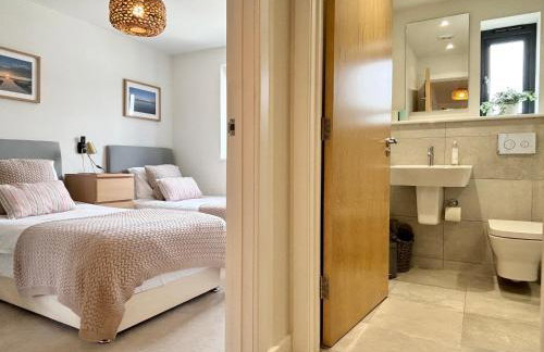 Kerensa 3 bed townhouse located close to the beach with Parking - Photo 9