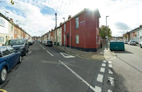 Open Mind Property - 4BR, 17 Guests & Free Parking - Foto 35