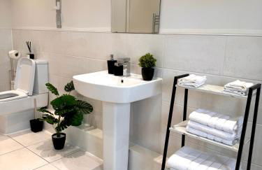 Luxe Duplex Penthouse Stay in Leeds Centre - Free Parking - Foto 2