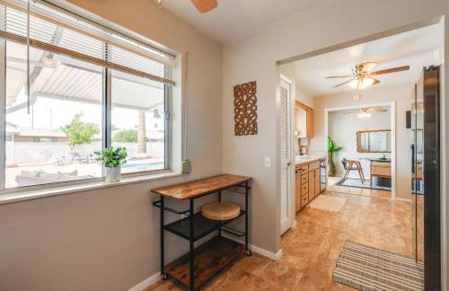 Walk to Golf Club Sun City Home with Private Pool! - Foto 10