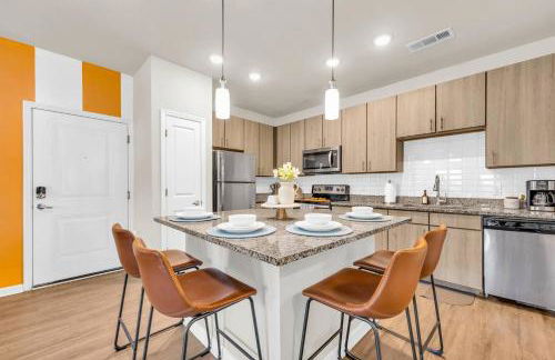 2BR Family Suite with Games & Pool - Foto 13