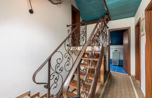 Awesome Home In Stari Laz With Kitchen - Foto 22