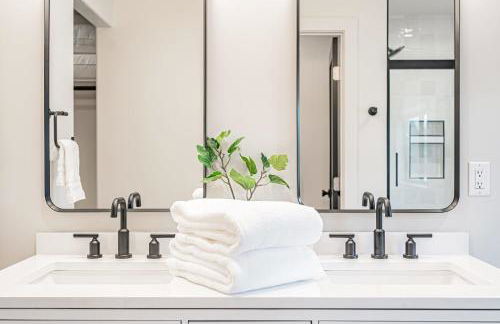 Stylish Townhome Walkable Garage - Foto 21