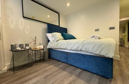 Luxury 6-Bed House - 6 En Suite- Jaquzzi Baths - Private Parking - Suitable for contractors - Foto 9