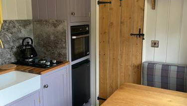 The Old Post Office - Luxurious Shepherds Hut 'Far From the Madding Crowd' based in rural Dorset. - Foto 5