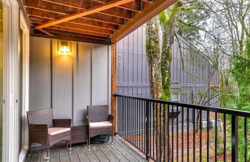 Lake Oswego Condo with Balcony, 3 Mi to the Water! - Foto 20