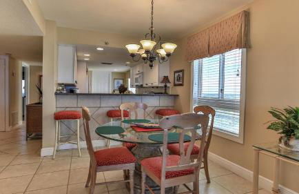 Destin Towers 111 - Beach Front 2 Bedroom Condo in Destin - Foto 20