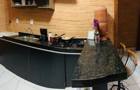 Flat com 2 quartos 2 banh AR e uma vista espetacular na área central de GV com cozinha completa-Bom p grupos ou familias ou empresas - Foto 11