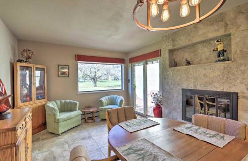 Grand Junction Golf Course Condo w/ Balconies - Foto 2