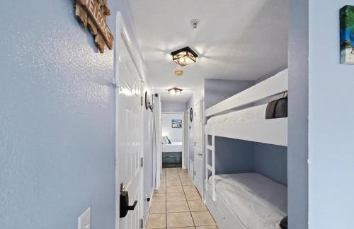 Navarre Beach Landing - Beach Gear Included - Walk to Beach - Sunset Views - Foto 23