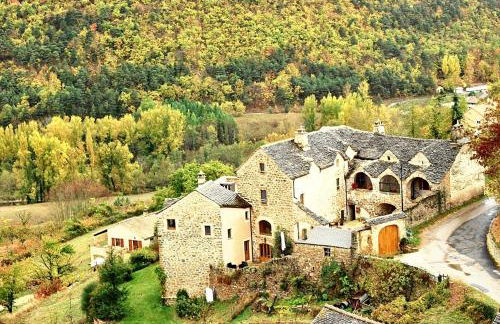 Maison pittoresque à Mostuéjouls avec vue sur la montagne - Photo 10