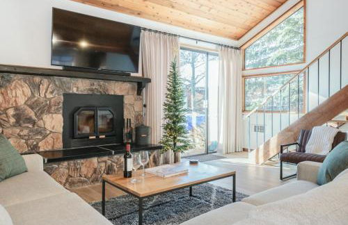 Snowflower 12 - Photo 1