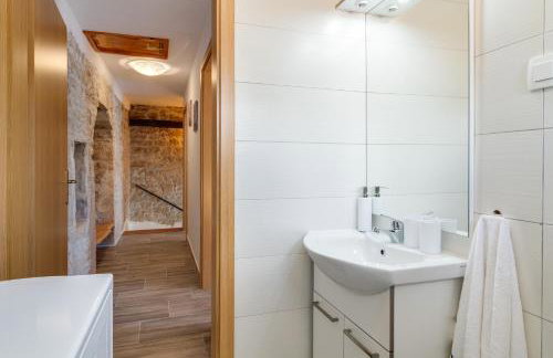 Villa Zoro with a lovely garden and a private POOL in the middle of Istria - Foto 30