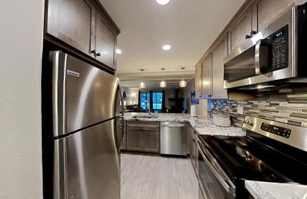 Slopeside & Spacious Home WITH Parking - Foto 13