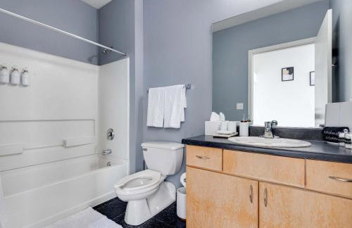 West Loop - City Views With In & Out Parking 1 - Photo 25