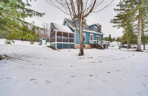 Charming Butternut Lake Getaway with Deck and Dock! - Foto 28