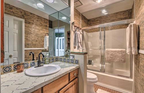 Eclectic Home with Deck 4 Miles to Ski Cloudcroft! - Foto 20