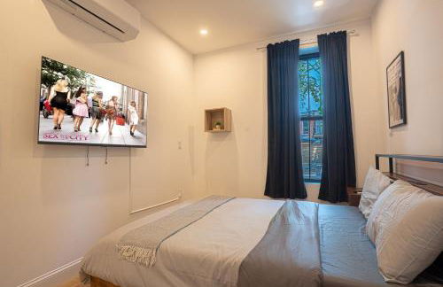 Stylish 2BD Brooklyn Retreat with Backyard & Basement - Foto 14