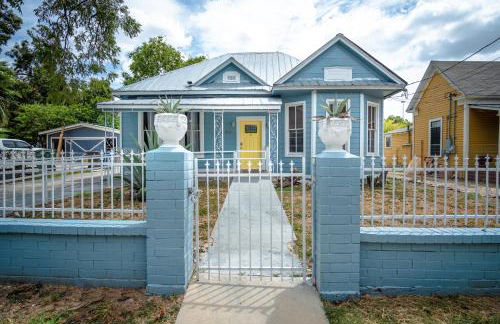 Stunning 2br/1ba Historic Pad Few Steps Downtown - Photo 50