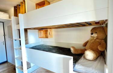 La joue du loup, aux pieds des pistes et vue sur montagnes - Photo 13