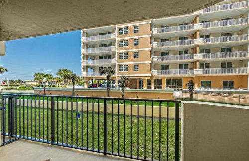 Cozy Ocean Condo with Pool Small Dog Friendly - Foto 29